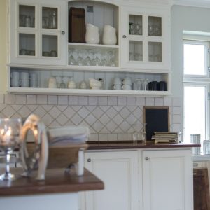 how to organise your kitchen drawers and cabinets 